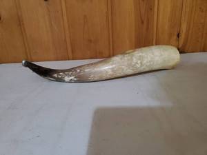 lot 121 image: Vintage Viking Style Blowing Horn
