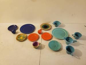 lot 144 image: Collection Of Vintage Dishes