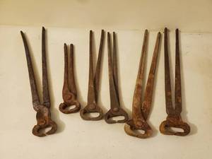 lot 165 image: Collection Of Vintage Hoof Nippers