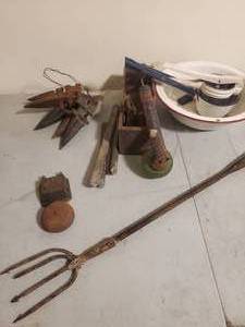 lot 193 image: Collection Of Vintage Items
