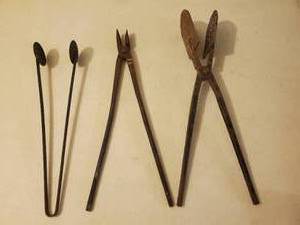 lot 200 image: Old Blacksmiths Tools