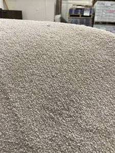 432 SF of Off White Plush Dreamweaver Carpet 12x36.5