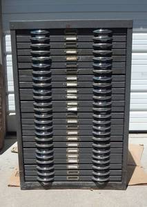 lot 6 image: Vintage 25 Drawer Steel Flat File Cabinet