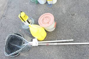 (2) Fish Net, (4) Tackle Buckets