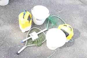 (2) Fish Net, (4) Tackle Buckets