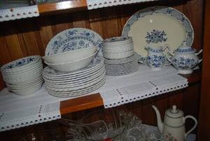 Blue Nordic dish set...