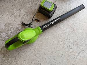 Earthquake cordless 18. volt blower...