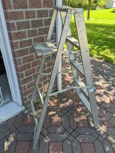 5 foot aluminum step ladder...