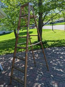 Werner 8 foot wooden step ladder...