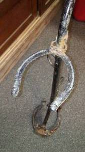 Horseshoe Metal Stand