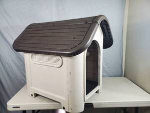 New Outdoor Pet House