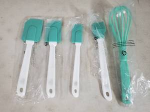 New Green Life 5 Piece Kitchen Accessories Set