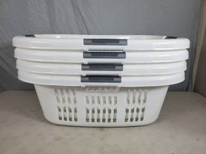 4 New Rubbermaid Hip Hugger Laundry Baskets