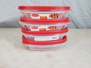 4 New Rubbermaid Easy Find Lids Containers