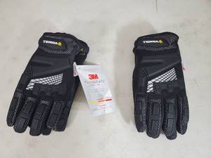 2 New Pair of 3M Thinsulate Terra Gloves