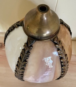 lot 54 image: Pretty Vintage Pendant Shade