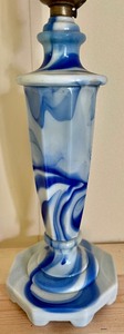 lot 55 image: Vintage Royal Blue Swirl Slag Glass Lamp