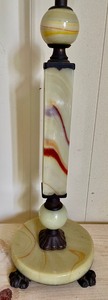 lot 52 image: Vintage Art Deco Houze Akro Agate Onyx Lamp