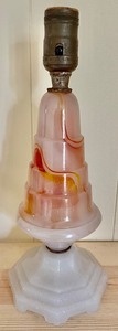 lot 58 image: Vintage House Glass Akro Agate Onyx Lamp