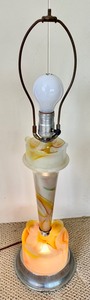 lot 64 image: Beautiful Vintage Akro Agate Table Lamp