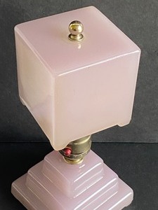 lot 125 image: Vintage Art Deco Soft Pink or Coralex Cube Houze Lamp