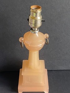 lot 98 image: Vintage Houze Coralex Queen Anne Lamp