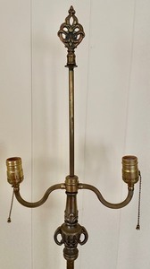 lot 131 image: Vintage Candelabra Style Floor Lamp with a Marble Base