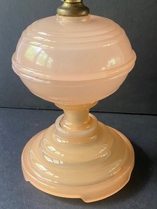lot 179 image: Coralex Houze Lamp or Vintage Light Pink House Lamp with Shade
