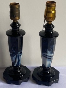 lot 163 image: Pair of Globe Speciality Company Akro Agate Slag Glass Lamps