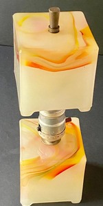 lot 159 image: Vintage Houze Cube Art Deco Slag Glass Swirl Lamp