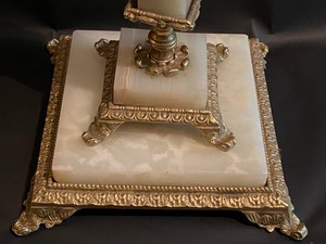 lot 32 image: Vintage Double Socket Figural Floor Lamp with Light Pink Onyx Accents