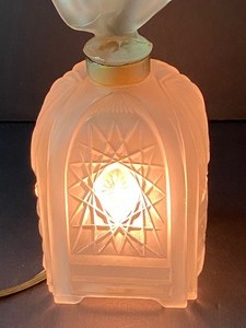 lot 194 image: Lovely Art Nouveau Satin Glass Figural Nite Light