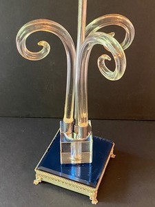 lot 189 image: Unique Vintage Art Deco Table Lamp Swirling Crystal Accents