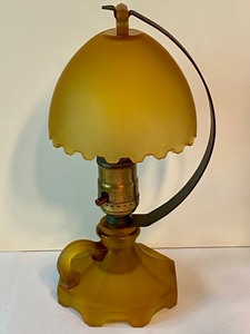 lot 188 image: Rare Amber Colored Houze Vintage Nite Light or Houze Perfume Lamp