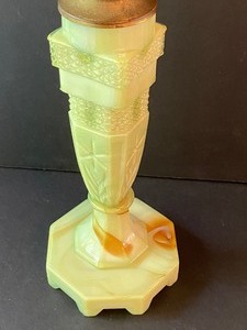 lot 182 image: Vintage Veined Onyx Houze Table Lamp