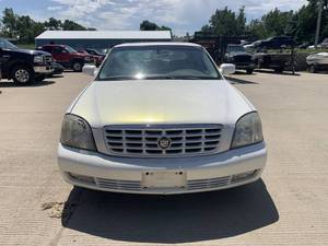 lot 6 image: 2004 Cadillac Deville