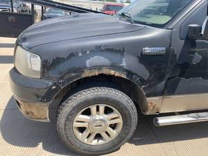lot 11 image: 2004 Ford F150