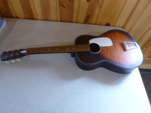 lot 11 image: Acoustic Guitar