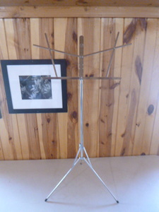 lot 18 image: Hamilton Music Stand