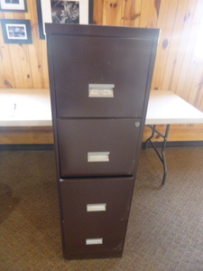 lot 22 image: 4 Drawer File Cabinet