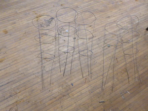 lot 24 image: 5 Tomato Cages