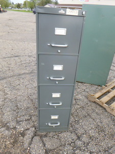 lot 4 image: 4 Drawer File Cabinet