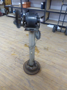 lot 60 image: Craftsman Electric Motor