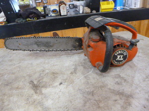 lot 74 image: Homelite XL Chainsaw