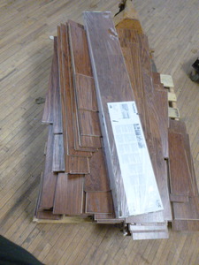 lot 82 image: Pallet of Flooring