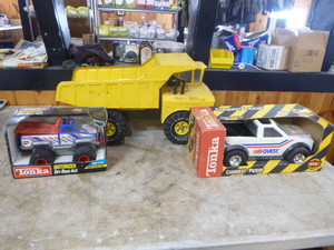 lot 85 image: 3 Tonka Trucks