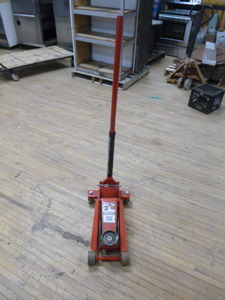lot 91 image: Pittsburgh Heavy Duty Rapid Pump Floor Jack