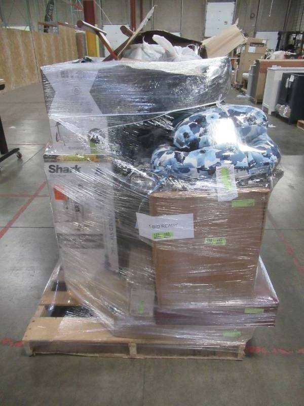 lot 511 image: LARGE WHOLESALESALVAGE PALLET (Approximately 60 Pieces),  Of Small Appliances, Garage Items, Small Housewares, Home Decor and More