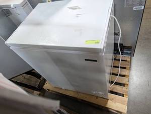 lot 116 image: Thomson 5.0 cu.ft. Chest Freezer in White