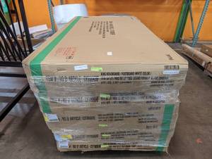 lot 157 image: Grantham King Solid Wood Low Profile Standard Bed, King (Headboard and Footboard only)